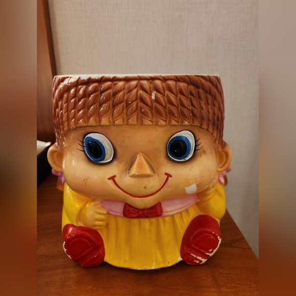 Vintage/Antique Yellow Porcelain Handpainted Girl Cookie Jar - Picture 6 of 11